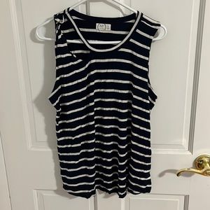 Maurices- Tank top- XL- navy blue and white